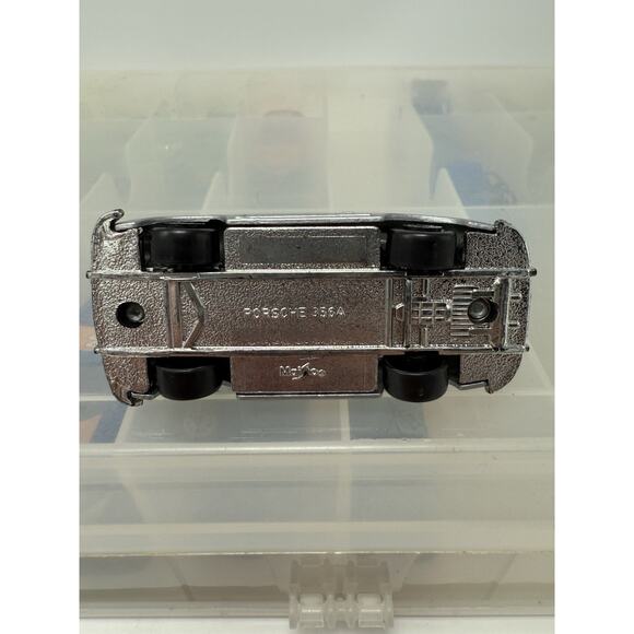 Porsche 356A Silver Sport Coupe Maisto 1/64 Die Cast Very Nice Condition - Picture 7 of 7